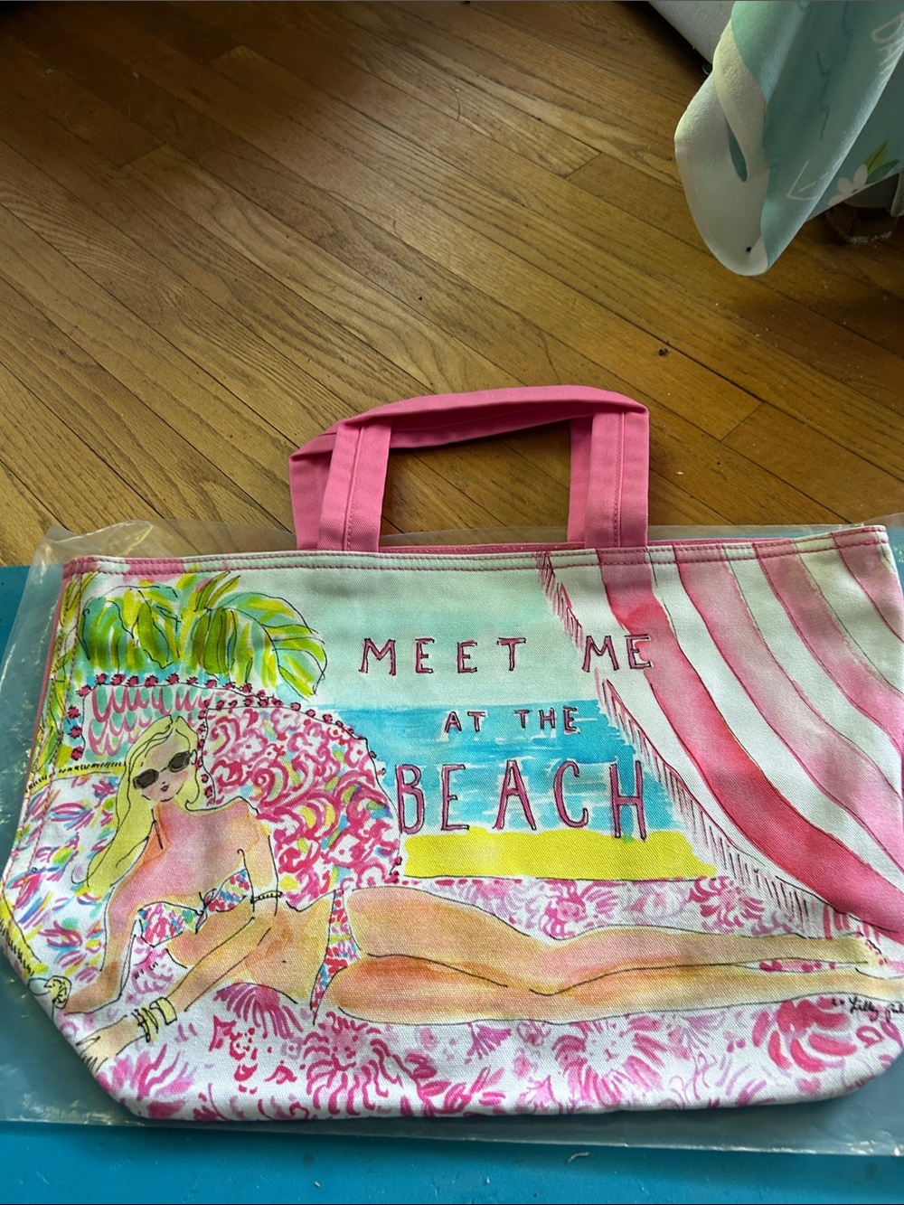 NWT Lily Pulitzer Rare Meet Me at the Beach Pink Graphic beach bag